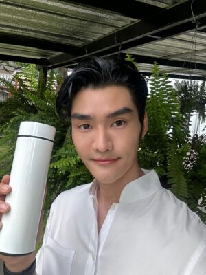Rathanand Chanyachirawong Instagram - ใครจะได้กระบอกน้ำของกงไปน้า หรือลุง หรืออาม่า หม่าม๊า 
วันเสาร์ที่ 19 ส.ค.นี้ ชวนเธอๆๆๆๆทุกคน มาเจอกันที่งาน Refill Bangkok แสดงพลังคนพกกระบอกน้ำ 

ที่สนามพิคเคิลบอล สวนเบญจกิตติ ตั้งแต่ 16.00-19.00 น. 
มาร่วมสนุกกับกิจกรรม #กระบอกว่ารักเธอ ที่จะมีกระบอกน้ำจากอินฟลูฯ หลายคน มาให้สอยดาวกัน 

ใครได้กระบอกน้ำไปแล้ว ก็ใช้เติมน้ำบ่อยๆ ช่วยลดขยะพลาสติกกันด้วยนะคร้าบโพ๊ม
แล้วเจอกันนะทุกโคนนนนนนน

#กระบอกว่ารักเธอ #RefillBangkok #ลดก่อนล้นโลก