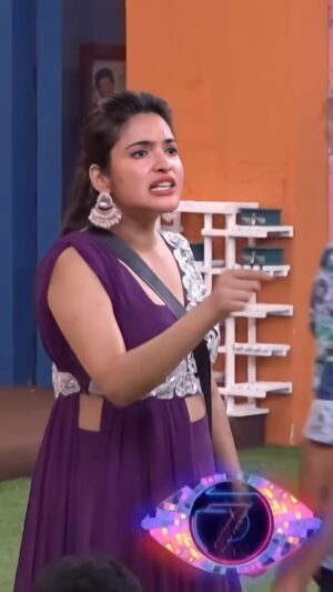Rathika Rose Instagram - While she is passionately fighting for her partner and presenting valid points, it’s unfortunate that his behavior is inexcusable. His aggressive actions, like hitting her partner in the stomach, are unacceptable and disruptive, undermining the productive discussion she’s trying to maintain.

DESIGNED BY @adika_fashion_cafe 
JEWELLERY BY @aanvitrends 

#rathikarose #biggboss7telugu #biggbosstelugu #bigbosstelugu #starmaa #mass #reelsvideo #instareels