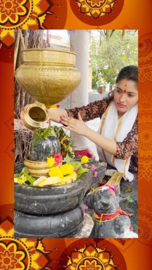 Rathika Rose Instagram - #omnamovenkateshaya #omnamahshivaya 

#rathikarose #bigboss #bigbosstelugu #bigbosstelugu2