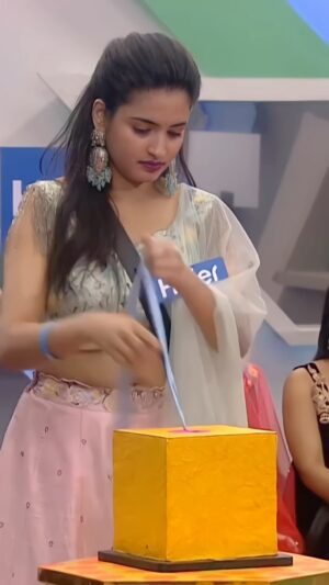 Rathika Rose Instagram - Appreciating every vote, your support means the world. Thank you for being a crucial part ❤️

COSTUME BY @labelmanasamovva 
JEWELLERY BY @fashioncurvee 
STYLED BY @harinireddym 

#rathikarose #biggboss7telugu #biggbosstelugu #bigbosstelugu #starmaa