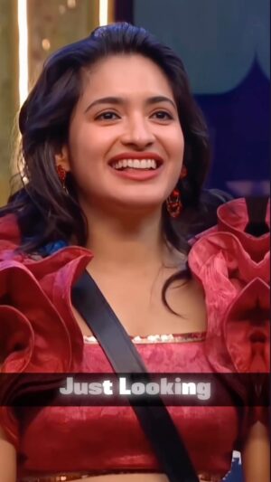 Rathika Rose Instagram - So beautiful, so elegant, just looking like a WOW 🫶🏻

#rathikarose #biggboss7telugu #biggbosstelugu #bigbosstelugu #starmaa #sobeautiful #soelegant #justlookinglikeawow