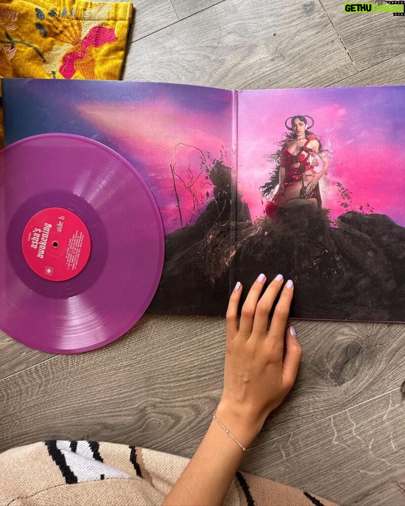 Raveena Aurora Instagram - I swear Asha’s awakening is the most beautiful double vinyl I’ve ever laid my hands on. so much to celebrate today … 4 years of lucid . The first edition of Asha’s awakening on wax. two albums I can hold in my hand and say that I am so proud of and that were made with utmost care and passion. I can’t wait until I can hold 10 albums of mine together and see the story of my life woven together thru sound, color, endless collaboration and learning :) we can never let physical versions of our work ever die out . they are so important thank you @fiskprojects @bijanberahimi for the always beautiful vinyl design and careful attention to detail today for sale on my website is: - first edition double vinyl of Asha’s awakening in limited edition - limited edition lucid vinyl repressing - lucid anniversary tee - one time repressing of “all my friends” tee from lucid era I LOVE U THANK U FOR LETTING ME CREATE ART AND SHARE IT WITH U AGAIN AND AGAIN