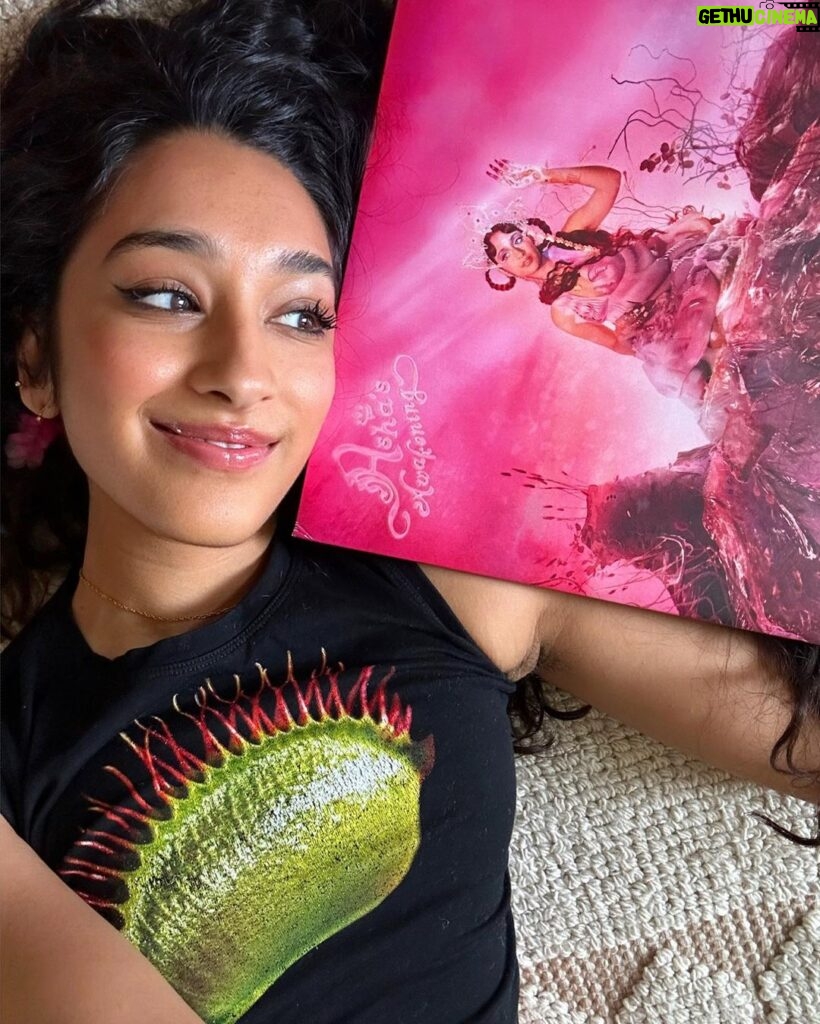 Raveena Aurora Instagram - I swear Asha’s awakening is the most beautiful double vinyl I’ve ever laid my hands on. so much to celebrate today … 4 years of lucid . The first edition of Asha’s awakening on wax. two albums I can hold in my hand and say that I am so proud of and that were made with utmost care and passion. I can’t wait until I can hold 10 albums of mine together and see the story of my life woven together thru sound, color, endless collaboration and learning :) we can never let physical versions of our work ever die out . they are so important thank you @fiskprojects @bijanberahimi for the always beautiful vinyl design and careful attention to detail today for sale on my website is: - first edition double vinyl of Asha’s awakening in limited edition - limited edition lucid vinyl repressing - lucid anniversary tee - one time repressing of “all my friends” tee from lucid era I LOVE U THANK U FOR LETTING ME CREATE ART AND SHARE IT WITH U AGAIN AND AGAIN