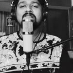 Ravi G Instagram - Happy Valentine’s day !! Naan pizhai - Krk Spread love ❤️ Thank you brother @anirudhofficial and @wikkiofficial for this magical composition and also thank my dear friends and musicians who were also part of this magic . @sashasublime @akriz23 @le_sajbro @kebajer @flutenavin @shivakiran_sridhar @srinivasanmuthiahk @vinhariharan @saishravanam #anirudh #samantha #ravig #réel #artist #reelsinstagram #artistinstagram #lifeofamusician #tamil #nayanthara #vijaysethupathi #chennai #musically #cover #tamilsongs #kaathuvaakularendukaadhal