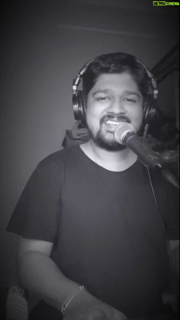 Ravi G Instagram - Home jam series- My Favourite - No.11 Pachai Nirame #ravig #réel #artist #reelsinstagram #artistinstagram #homejamseries #lifeofamusician #tamil #arr #arrahman #chennai #musically #cover #tamilsongs #hariharan #maddy #madhavan #alaipayuthey #maniratnam
