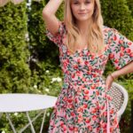Reese Witherspoon Instagram – Loving all of these gorgeous new  @draperjames styles! ✨ Shop the looks now!! This pretty apple print is making these late summer days so sweet 🍎🤗💕