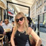 Reese Witherspoon Instagram - Summer so far 😊🏝️🍹🥰🌅