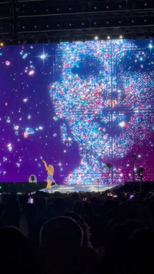 Reese Witherspoon Instagram - What a night to remember ! @taylorswift in front of 70,000 incredible fans ✨The stellar song choices , inspired choreography, other-worldly art design ... an  incredible night to dance, sing and feel so much JOY .. thank you @taylorswift and the whole ERAS tour team for shining so bright tonight ✨💫⭐️
