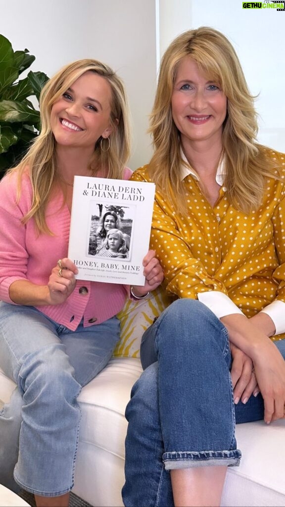 Reese Witherspoon Instagram - The amazing, talented and all around wonderful @lauradern wrote a book with her glorious mother @rosedianeladd! And it’s filled with heart, humor, wisdom and banana pudding... it’s a must-read for anyone who loves mother/daughter real talk. Check it out at a bookstore near you!! 💕