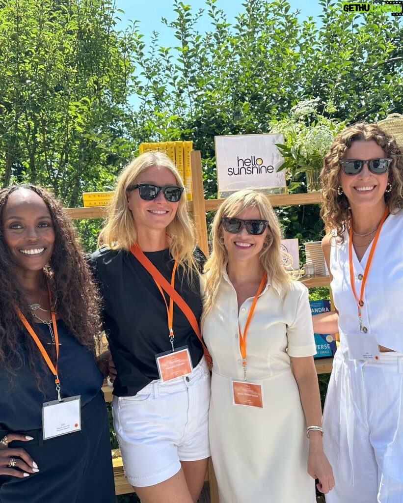 Reese Witherspoon Instagram - Best Conference Day with @g9_ventures @amygriffin #makingwaves and making friends with so many amazing Female Founders 🧡