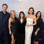 Reese Witherspoon Instagram - The first episodes of #TheLastThingHeToldMe are NOW streaming on @appletvplus!!! 📝 I had such a wonderful time celebrating this cast and creative team last night at the premiere ✨💫 This show is just as gripping and riveting as the novel by @lauradaveauthor and @jennifer.garner brings Hannah Hall to life so magnificently. Watch it now and let me know what you think!! 😊