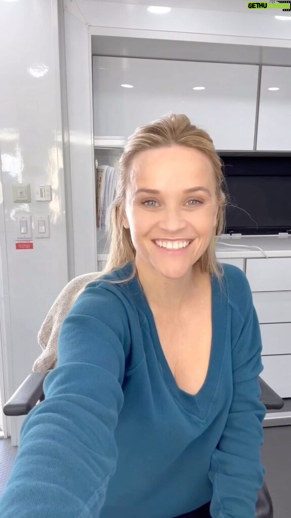 Reese Witherspoon Instagram - #BiossancePartner GRWM for a day on set at @themorningshow 🎬✨🧖🏼‍♀️ @biossance’s new Vitamin C Rose Moisturizer is a paid actor 😉