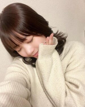 Reia Yonekura Instagram - 初めて髪染めてみました！！
どうですか？(><)