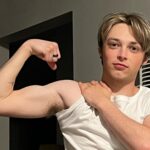 Reid Miller Instagram - Been workin out 🥊😤 a photo dump 😬 also property of @anacapturez ™️#workout #boxing #selfimprovement #summerbodyooooo