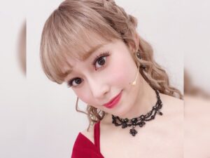 Reika Sakurai Instagram - ミュージカル #dorothy 無事閉幕
2022年の夏と共にドロシーも終わりました！
本当に色々な経験をして、人生経験値が少し上がった気がしています。
巡り巡ってドロシーという役を私が務めさせていただいた事が、今後の自分にとって意味があった事なんだと思える様、また更なるステージへと進めればと思っています。

と、いうことで。
ドロシーメイクがとても楽しかったので、コスメだけザッと載せてみます✨

今回はなんと全編通して出ていないシーンがなかった！笑　ので、お化粧直しが全く出来ませんでしたー！笑
崩れたくないけど、しっかりベースを作りたい！メイク直し出来ないけど、可愛く盛りたい！
そんなメイクを心掛けていました〜

♡ベースメイク♡
@diorbeauty 
SNOWﾒｲｸｱｯﾌﾟﾍﾞｰｽUV35
FOREVER SKINGROW 0CR
FOREVER SKINCORRECT ｺﾝｼｰﾗｰ 0N
@paulandjoe_beaute 
ﾌﾟﾛﾃｸﾃｨﾝｸﾞﾌｧﾝﾃﾞｰｼｮﾝﾌﾟﾗｲﾏｰ01
@excelmake
ｻｲﾚﾝﾄｶﾊﾞｰｺﾝｼｰﾗｰ
@snowbeauty_bys 
ﾎﾜｲﾄﾆﾝｸﾞｽｷﾝｹｱﾊﾟｳﾀﾞｰ

♡アイメイク♡
@maccosmeticsjapan 
ｽﾓｰﾙｱｲｼｬﾄﾞｳ SOFTBLOWN、TEXTURE
@lunasolofficial 
ｱｲｶﾗｰﾚｰｼｮﾝ15 ﾌﾛｰﾚｽｸﾗﾘﾃｨ

excel ﾘｱﾙｸﾛｰｽﾞｼｬﾄﾞｳ CS03 ﾛｰｽﾞﾋﾟﾝﾋｰﾙ
excel ｱｲﾌﾟﾗﾝﾅｰ ｼﾅﾓﾝﾌｨｸﾞ
@heroinemake 
ｽﾑｰｽﾘｷｯﾄﾞｱｲﾗｲﾅｰ  ｽｰﾊﾟｰｷｰﾌﾟ01
ｲﾝﾊﾟｸﾄﾘｷｯﾄﾞｱｲﾗｲﾅｰ ｽｰﾊﾟｰWP 01
@cipicipi_official 
ｸﾞﾘｯﾀｰｲﾙﾐﾈｰｼｮﾝﾗｲﾅｰ01ﾋﾟﾝｸﾍﾞｰｼﾞｭ

excel ﾛﾝｸﾞﾗｽﾃｨﾝｸﾞﾏｽｶﾗ M1 ﾃﾞｨｰﾌﾟﾌﾞﾗｯｸ
excel ｶﾗｰｵﾝ ｱｲﾌﾞﾛｳ CO01 ﾅﾁｭﾗﾙﾌﾞﾗｳﾝ

♡チーク♡
@laka.official 
ｼﾞｬｽﾄﾁｰｸ01.MARS
excel ｽｷﾆｰﾘｯﾁﾁｰｸRC02 ﾋﾟｭｱﾋﾟｰﾁ

♡リップ&ネイル♡
excel ﾘｯﾌﾟﾍﾞﾙﾍﾞﾃｨｽﾄ LV01 ﾊﾟﾋﾟｰｶﾞｰﾙ
@chanel.beauty 
ROUGE ALLURE INK 140AMOUREUX
ﾍﾞｰｼﾞｭﾎﾞｰﾑ ｱ ﾚｰｳﾞﾙ ﾗｲﾄﾘｯﾌﾟｸﾘｰﾑ
@coffret_dor_official 
ｽｷﾝｼﾝｸﾛﾙｰｼﾞｭ RD-228
excel ﾈｲﾙﾎﾟﾘｯｼｭ NL01 ﾅﾁｭﾗﾙﾍﾞｰｼﾞｭ

スキンケアは安定
@acseine_jp ！
舞台メイクはお肌もかなり疲れるので、たっぷり保湿ケア！これ大事！

さ、これにて私の中でもドロシー閉幕！ありがとうございました✨

#ドロシー 
#舞台メイク