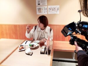 Reika Sakurai Instagram - #ひかりtv  オリジナルドラマ
『#黙食女子 2022 春 SP』が配信開始致しましたー！小ネタがあったり、ホッコリ面白いので是非チェックしてみてください✨