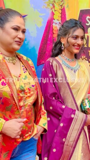 Reshma Shinde Instagram - सौंदर्या आणि दीपा✨💕

@harshadakhanvilkar @reshmashinde02