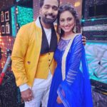 Reshma Shinde Instagram - MY FAVOURITE GIRL AND ARTIST @reshmashinde02 Lots of love #aatahoudedhingana #reshmashinde #rangmajhavegla #blessed #smile #gratitude #keepwinninghearts #bappamoraya #bappalakshthev #performer #entertainer #choreographer #blue #yellow Mumbai, Maharashtra