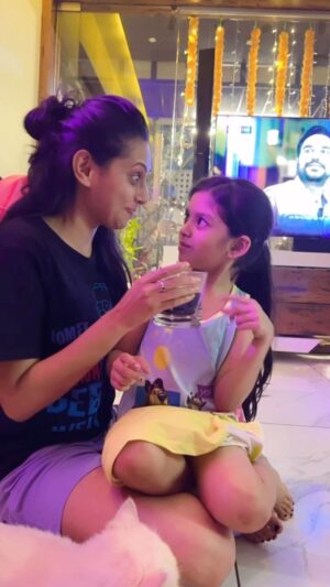 Reshma Shinde Instagram - Happiest birthdayyyyy Reshuuuu Mauuuu… @reshmashinde02 ….
From “mala ek selfie denar ka” in september 2021 to “sharing unlimited weird pictures with useless poses till date and forever”
From “complete strangers” to “ complete family members”
From “Deepa tai to reshuuuu mau “…..
From “silly fights to unconditional Love”

Heres the cheers to one of the most loved person of my LIFE @reshmashinde02 😘😘😘😘😘 #togetherforever #everlastingbond #loveyoualot