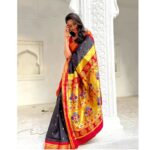 Reshma Shinde Instagram - Post diwali vibes🪔✨🪔 #happy #goodvibes #paithani visit @mysilklove for more beautiful collection ❤️