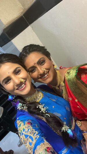 Reshma Shinde Instagram - Enna solla 💙❤️
.
.
#reelpartner😘 #quick #unplanned #fun #laugh #asusual #masti #norehearsal #marthiactress #live #life #love #treanding #reels #reelinstagram #instadaily #traditional
