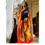Reshma Shinde Instagram - Post diwali vibes🪔✨🪔 #happy #goodvibes #paithani visit @mysilklove for more beautiful collection ❤️