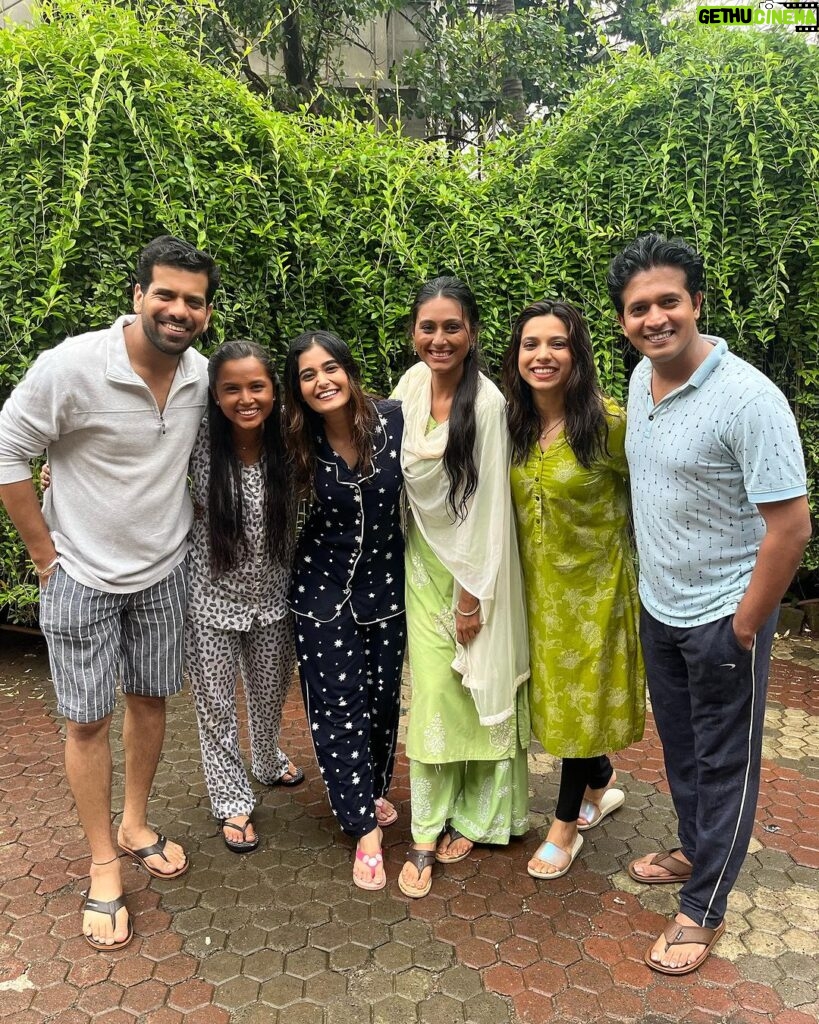 Reshma Shinde Instagram - Monsoon Mood🫶🏻 Mumbai, Maharashtra
