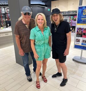 Rhonda Vincent Instagram - When you visit @sweetwatersound and you meet up with these guys from @reospeedwagonofficial