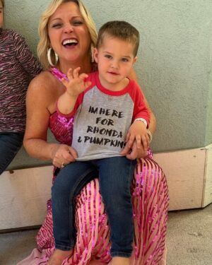 Rhonda Vincent Instagram - Love it! He’s @dollywood for #Rhonda & #Pumpkins 😁