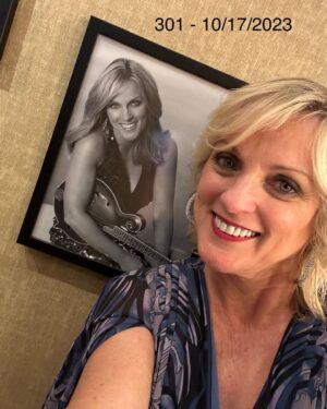 Rhonda Vincent Instagram - @opry #301 #rhondavincent
