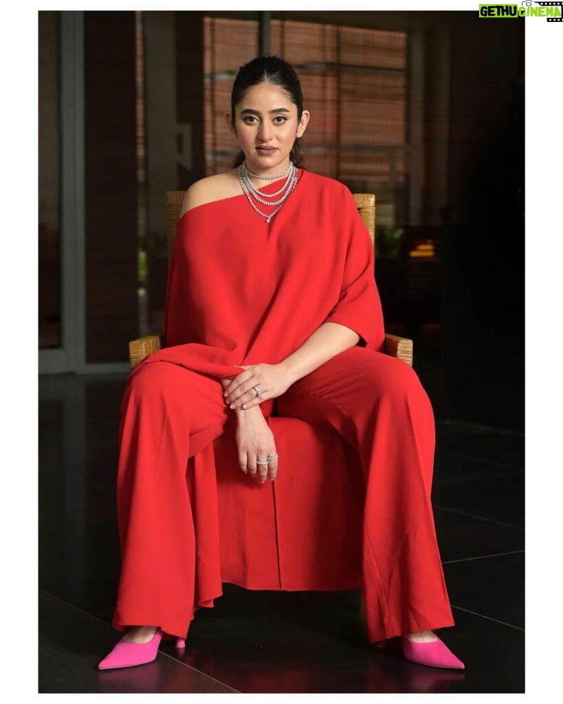 Ridhima Ghosh Instagram - Colour of the season ❤ #flashbackfriday Shoot for: @t2telegraph Special thanks: @t2pramita Clicked by: @pabsclick Styled by: @stylebysumit HMUA: @abhijitpl2