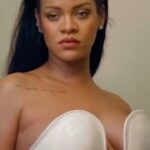 Rihanna Instagram - if it’s one thing ima do, is laugh out!