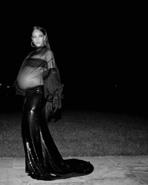 Rihanna Instagram - me and my date for Oscar Gold Party #bump22