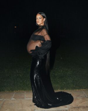 Rihanna Instagram - me and my date for Oscar Gold Party #bump22