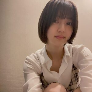 Rina Aizawa Instagram - ずっっとずーっと悩んだ末…✂︎🙇‍♀️🤍