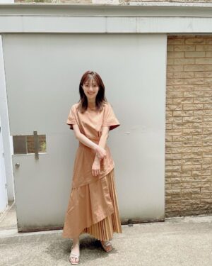 Rina Aizawa Instagram - テレビ東京 ※関東ローカル
『ほほおちゴハン！』に出演します🍴
7月9日(土)11時03分から😋
ぜひご覧ください〜！

👗@ELENDEEK_official
👡@dianashoespress
💍@ete_official