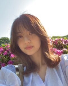 Rina Aizawa Instagram - 天気がいいのでお散歩をしました。 太陽の光を浴びて☀️ 緑を沢山みて🌿 気分転換になりました✨ 自然に触れるのはとても好きです。 でも虫は苦手😂😂(虫ゴメンネ)