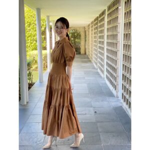 Rina Aizawa Instagram - ご質問の多かったこのワンピースはriendaのもの🌷
シルエットもカラーもとても素敵なのです✨

#rienda