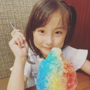 Ririsa Miyazaki Instagram - 今日は、とーっても暑かったです！！
ぽかぽか生放送の後かき氷を食べました🍧

#熱中症にご注意を