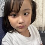 Ririsa Miyazaki Instagram - ８月２７日は琴石なるのお誕生日🎂👏 いつも元気いっぱいのなるを演じれてとっても嬉しいです🫶🏻 8話は、なるのお誕生日会や他にもなるのお話盛り沢山です！！ 是非ばらかもん第8話もみてください！ #水10 #ばらかもん #フジテレビ #琴石なる役 #今日は27の日 #今日はつなの日 #綱さんの日
