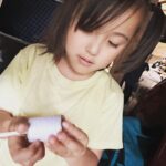 Ririsa Miyazaki Instagram - ばらかもん第6話見ていただきありがとうございます！！ この間真剣に作っていたものは糸巻きぐるまでした☺︎ #ばらかもん #フジテレビ #琴石なる役