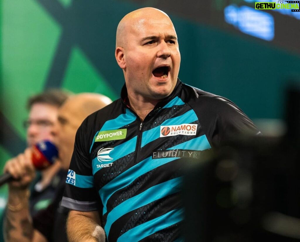 Rob Cross Instagram - Happy with the win and onto the next one. It wasn’t my best but I found the finishing when I needed to. The crowd were amazing today. Thanks so much for the support! ⚡ @targetdarts @NamosSolutions @pwrbyfluidity @scott_rbs 📸 @_taylorlanningphotography_