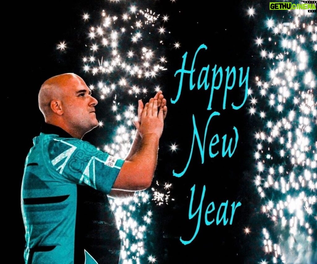 Rob Cross Instagram - Happy New Year everyone. Have a great and safe night. Thanks so much for all the support. Let’s make 2023 a big one! @targetdarts @NamosSolutions @jenningsbetinfo @scott_rbs 🎆⚡