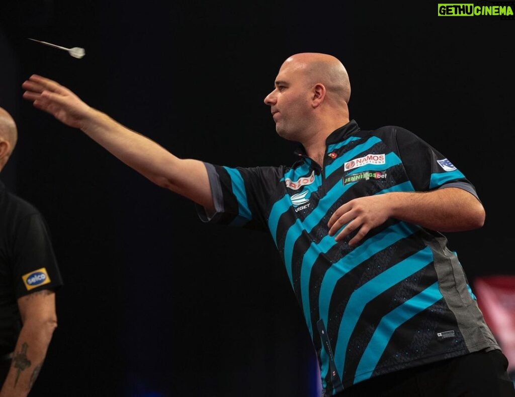 Rob Cross Instagram - That didn’t go to plan at all. Frustrating result. Onto the next one against Martin Schindler. We go again! @targetdarts @NamosSolutions @jenningsbetinfo @scott_rbs 📸 @_taylorlanningphotography_