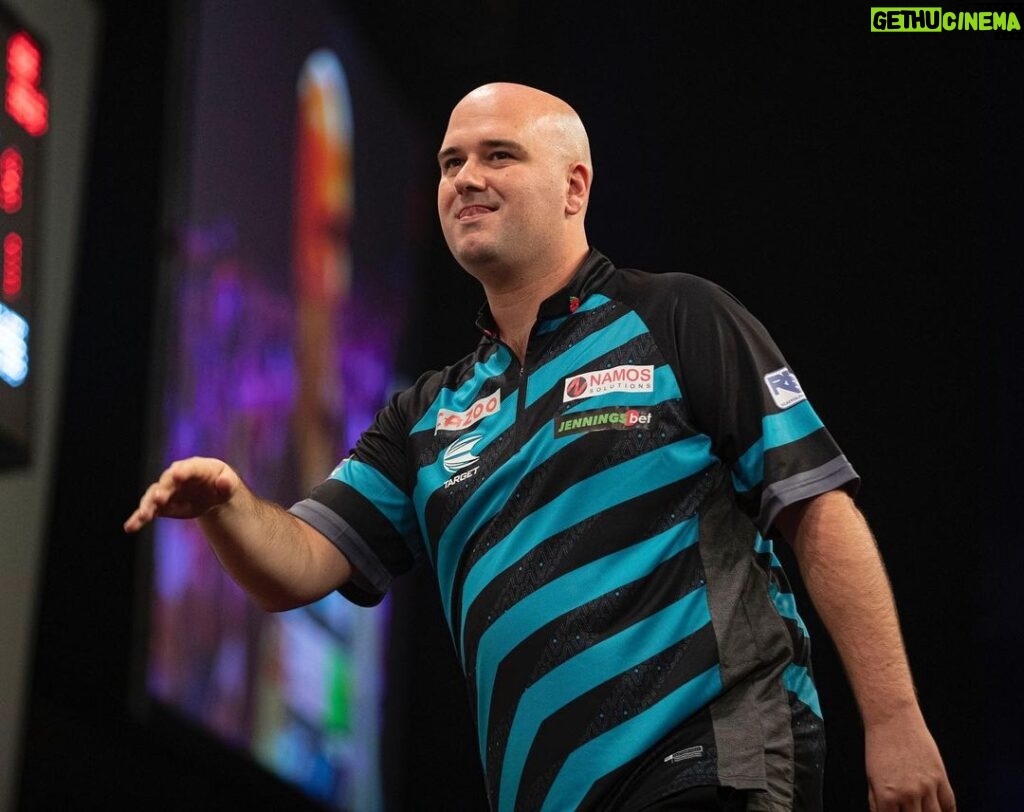Rob Cross Instagram - A few images of my opening Grand Slam match with Adam Gawlas by @_taylorlanningphotography_ ⚡ @targetdarts @NamosSolutions @jenningsbetinfo @scott_rbs