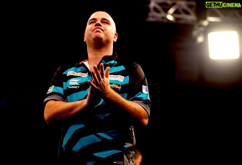 Rob Cross Instagram - Ready for one of my favourite tournaments the European Championship. I face Dimitri Van den Bergh in Dortmund tonight. I’ve won this twice and I want to win it again. Let’s do it. ⚡ @targetdarts @NamosSolutions @jenningsbetinfo @scott_rbs 📸 @_taylorlanningphotography_