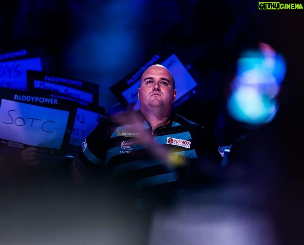 Rob Cross Instagram - Happy with the win and onto the next one. It wasn’t my best but I found the finishing when I needed to. The crowd were amazing today. Thanks so much for the support! ⚡ @targetdarts @NamosSolutions @pwrbyfluidity @scott_rbs 📸 @_taylorlanningphotography_