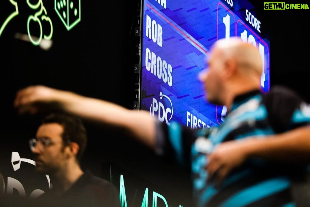 Rob Cross Instagram - One big day to go. I’m ready. Great to receive so many messages of support. Thank you. ⚡ @targetdarts @NamosSolutions @pwrbyfluidity @scott_rbs 📸 @_taylorlanningphotography_