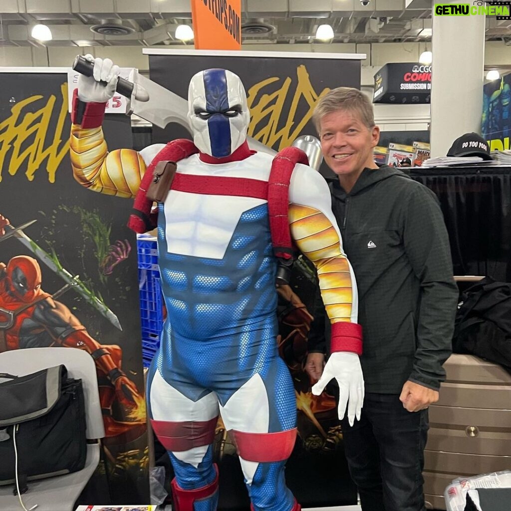 Rob Liefeld Instagram - Diehard made his debut in the comic book that launched @imagecomics, Youngblood #1, 1992! To see him brought to glorious life by @heroes_4_hire_costumes was a highlight of the show. Diehard was originally called Ion when I created him when I was 13, then changed his name after the battery brand before the title became an action franchise starring Bruce Willis! Great job on this, Robert! #diehard #youngblood #imagecomics #robliefeld