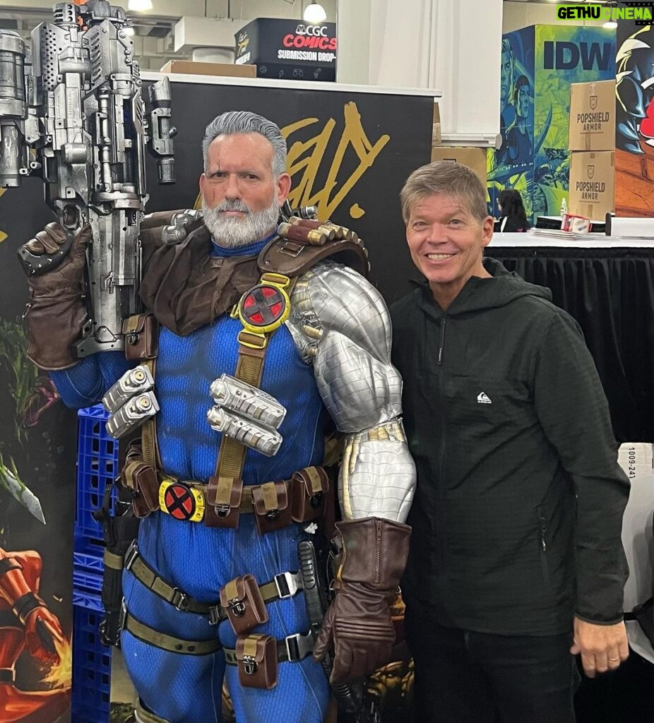 Rob Liefeld Instagram - Scenes From A Con. #deadpool #cable #robliefeld #xmen #xforce #marvel #robliefeld